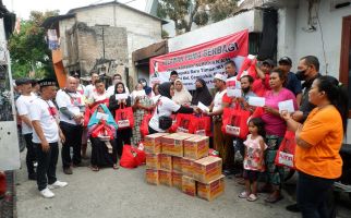 Lihat, Sukarelawan Puan Datangi Korban Rumah Kebakaran, Bawa Bantuan Sembako - JPNN.com
