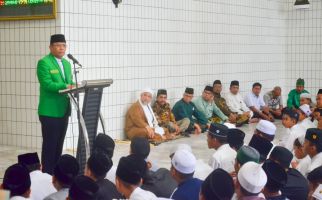 Kunjungi Ponpes Babussalam Pekanbaru, Plt Ketum PPP: Kami Minta Doa - JPNN.com
