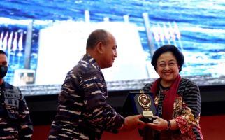 Beri Kuliah Umum di Seskoal, Megawati Bicara Pancasila, Geopolitik, hingga Pelurusan Sejarah - JPNN.com