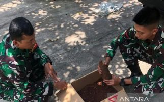Gempar! Warga Cianjur Menemukan Mortir Aktif, Prajurit TNI Turun Tangan - JPNN.com