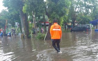 Hujan Deras, Kota Bekasi Dikepung Banjir, Berikut Titiknya - JPNN.com