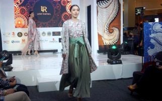 Gandeng WOU Batik, Leny Rafael Siap Sambut Tren Fesyen 2023 - JPNN.com