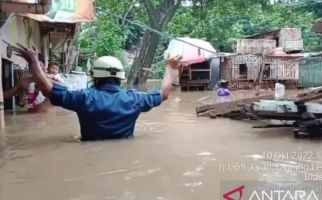 Di Ujung Masa Jabatan, Anies Malah Sibuk Seremonial, Banjir Diabaikan - JPNN.com
