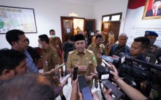 Syamsuar: Pejabat Pemprov Riau Jangan Sampai Bermain-main dalam Pendataan Honorer - JPNN.com