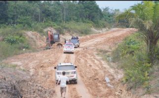 Membangun Jalan Perbatasan di Kalbar, Pemerintah Mengucurkan Rp 1,2 Triliun - JPNN.com