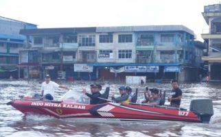 Seusai Tinjau Banjir di Kalbar, Lasarus: Saya Minta Pemerintah Ambil Tindakan - JPNN.com