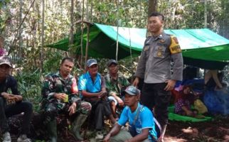 Prajurit TNI dan Polri Terus Bergerak Cari Warga Hilang di Hutan Perbatasan Indonesia - Malaysia - JPNN.com