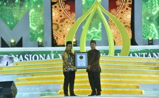 Gelar MTQ Berkonsep Digital Pertama di Indonesia, Gubernur Kalsel Terima Penghargaan - JPNN.com