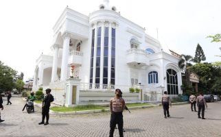 Penampakan Rumah Mewah Seharga Rp 30 Miliar Milik Bos Judi Apin BK yang Disita Polisi - JPNN.com