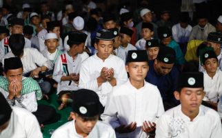 Santri Dukung Ganjar Gelar Doa Bersama & Beri Bantuan untuk Ponpes di Jambi - JPNN.com