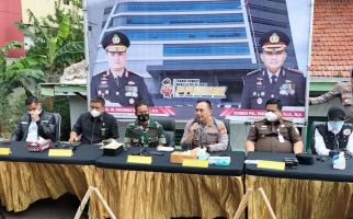 Polres Metro Jakbar Memusnahkan Narkoba dengan Air Aki dan Mesin Blender - JPNN.com