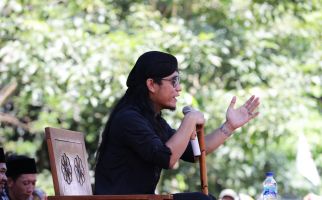 Gus Miftah dan 10.000 Orang Mendoakan Ganjar Pranowo di Gunung Tidar - JPNN.com