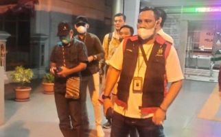 2 Tersangka Korupsi Pengerjaan Jalan Fiktif Ditahan Kejaksaan Negeri Jayapura - JPNN.com