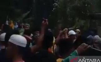 Duduk Perkara Pencinta Habib Rizieq Kepung Polisi di Pesantren Pamekasan - JPNN.com
