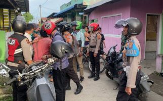 Polisi, TNI, Kepala Lingkungan Gerebek Kampung Narkoba di Belawan - JPNN.com