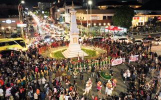 Ribuan Warga Berkumpul di Tugu Yogyakarta Untuk Mendoakan Ganjar Pranowo - JPNN.com