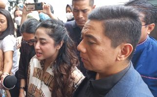 Dewi Perssik Murka lalu Polisikan Penggemar Lesti Kejora dan Rizky Billar - JPNN.com