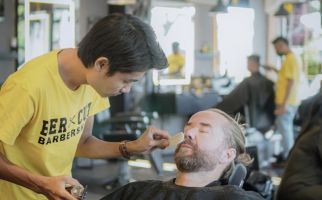 Bermula dari Hobi, Raynand Bikin Bercut Barbershop Makin Terkenal di Bali - JPNN.com
