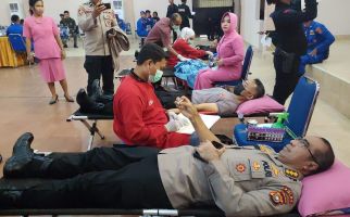 Rayakan Ultah, Satbrimob Polda Sultra Gelar Aksi Donor Darah - JPNN.com