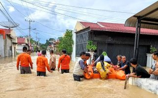 Banjir Terjang Labura dan Asahan, Ribuan Warga Terdampak, Sejumlah Sekolah Diliburkan - JPNN.com
