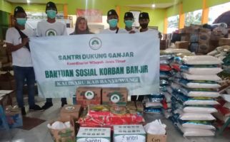 Santri Dukung Ganjar Bantu Warga Terdampak Banjir Bandang di Banyuwangi - JPNN.com