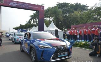 Menhub Budi Karya Lepas Touring Puluhan Mobil Listrik dari Jakarta ke Bali, Lihat Tuh - JPNN.com
