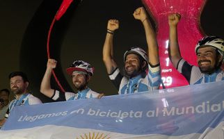 6 Bulan Gowes dari Afsel, Fan Argentina Tiba di Qatar - JPNN.com