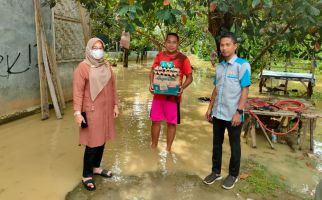 BSI Menyalurkan Bantuan untuk Pengungsi Banjir Aceh Tamiang  - JPNN.com
