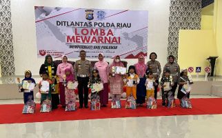 Ditlantas Polda Riau Memberikan Edukasi Kepahlawanan kepada Anak-Anak - JPNN.com