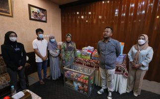 Mensos Risma Berikan Bantuan Kepada Nazril, Bayi 6 Bulan yang Alami Kelainan - JPNN.com