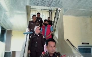Kejari Bengkulu Selatan Tahan 2 Tersangka Korupsi Dana Kesra - JPNN.com