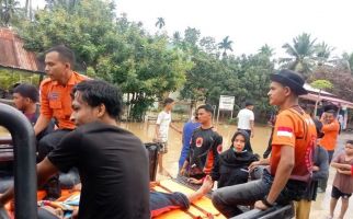 Banjir di Kabupaten Bireuen Aceh, 2 Warga Meninggal Dunia - JPNN.com