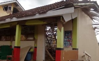 Gempa Cianjur: Sekolah Ini Rusak Parah, 12 Siswa Terluka - JPNN.com
