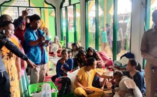 Warga Korban Banjir di Makassar: Terima Kasih, Pak Kapolda Sulsel - JPNN.com