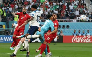 Piala Dunia 2022: Hidung Kiper Iran Berdarah, Pelatih Khawatirkan Ini - JPNN.com