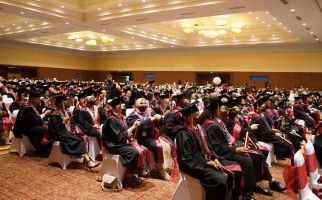 Universitas Bakrie Luluskan 580 Wisudawan yang Siap Bangun Negeri - JPNN.com