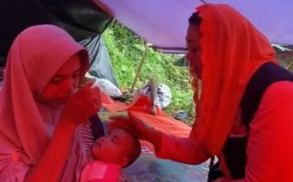 Datangi Desa di Cianjur Ini, Yenny Wahid Keluhkan Lambatnya Bantuan hingga Evakuasi Bayi - JPNN.com
