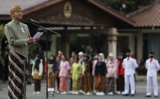 Ganjar Pranowo Ungkap 2 Cara Menyejahterakan Guru Honorer - JPNN.com