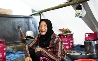 Pertamina Peduli Salurkan 100 Tabung Bright Gas untuk Dapur Umum di Posko Pengungsi Cianjur - JPNN.com