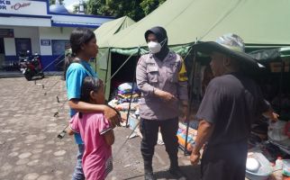 Polwan Ini Tetap Melayani Masyarakat Meski Rumahnya Hancur Gegara Gempa di Cianjur - JPNN.com
