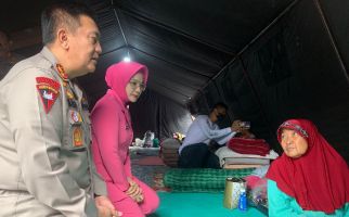 Saat Irjen Iqbal Tenangkan Warga di Tengah Gempa Susulan Cianjur - JPNN.com