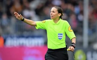 Piala Dunia 2022: 3 Perempuan Berani Pimpin Laga Panas Kosta Rika vs Jerman - JPNN.com