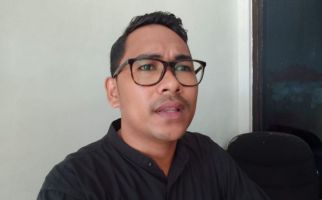 Harry Putra Far Far Minta Pemkot Ambon Memperhatikan Upah Guru Honorer - JPNN.com
