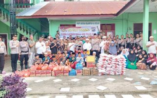 Jumat Berkah, Kapolres Rohil Berbagi dengan Anak Panti Asuhan - JPNN.com