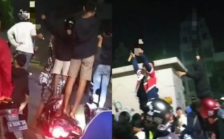 Video Viral, Sekelompok Orang Menenteng Sajam, Korban Tergeletak, Polisi Bilang Begini - JPNN.com