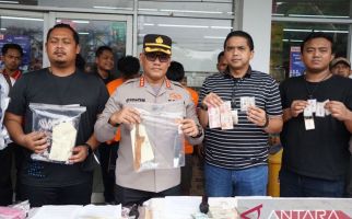 2 Perampok Minimarket di Bekasi Akhirnya Ditangkap, Barang Buktinya Banyak Banget - JPNN.com