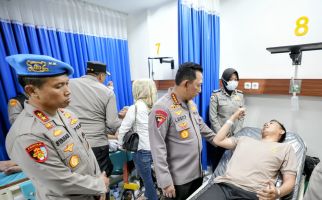 Kapolri Datangi Korban Bom Bunuh Diri di Bandung dan Ucapkan Kalimat Ini - JPNN.com
