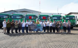 UD Trucks Indonesia Menyerahkan 32 Truk Quester Euro 5 ke Tunas Rent dan BSA - JPNN.com