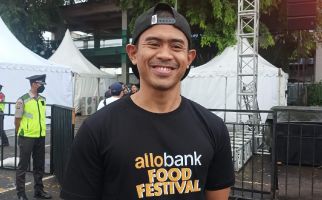 Bikin Irfan Hakim Masuk Rumah Sakit, Tanboy Kun Tak Kapok Makan Pedas - JPNN.com