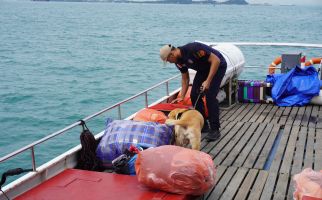 Gelar Patroli Laut Pandawa, Bea Cukai Batam Amankan Kapal Bermuatan Barang Ilegal - JPNN.com
